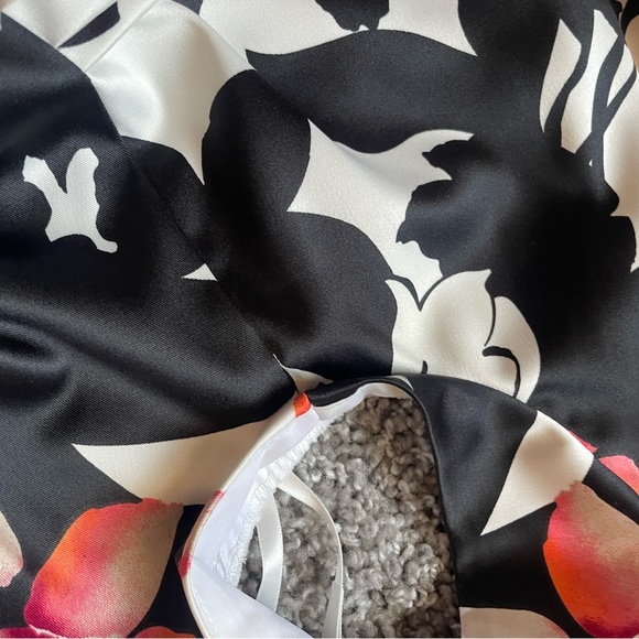 White House, Black market floral satin dress - Picture 14 of 14